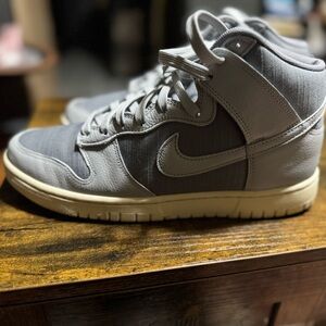 Nike men’s dunk high shoes